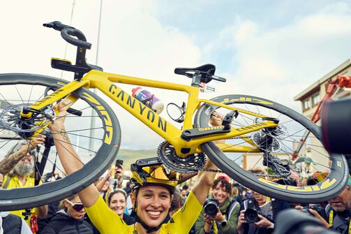 Kasia Niewiadoma Snags Historic Tour de France Victory with Epic Alpe d'Huez Triumph 