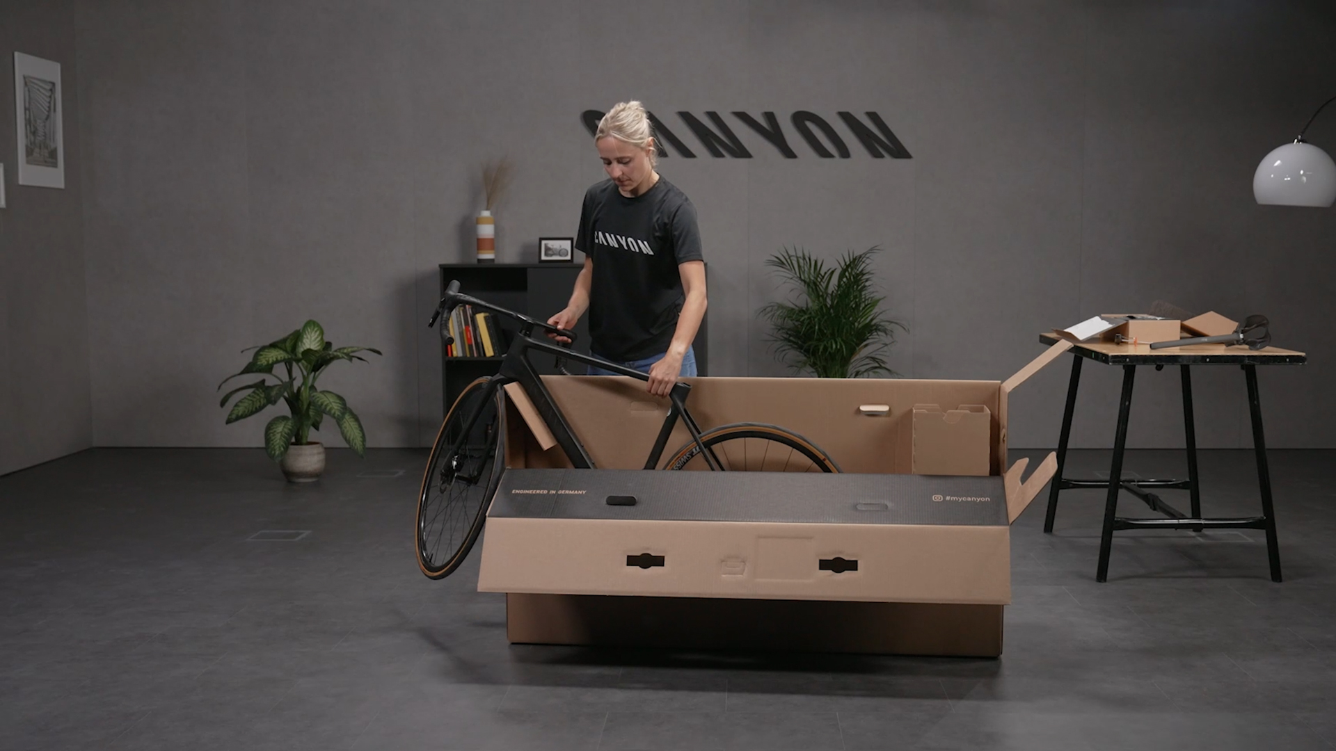 Unbox and assemble your Ultimate CF SLX