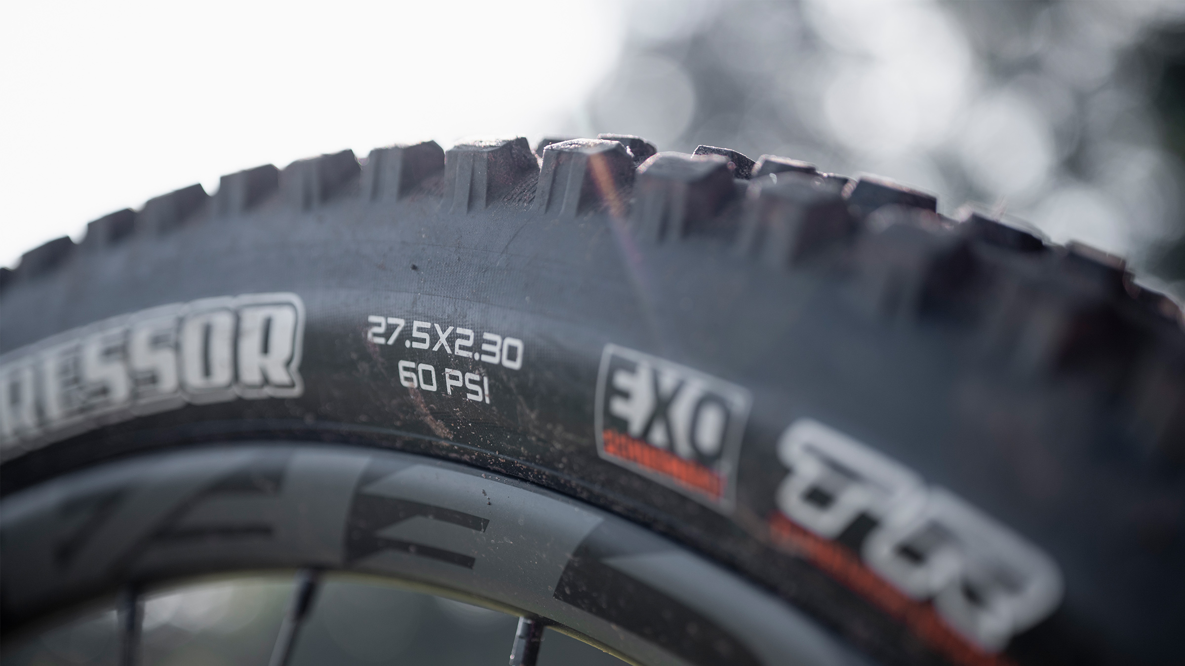 Warning signs for when to change your mountain bike tyre